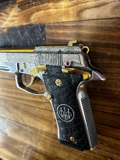 BERETTA 80x ENGRAVED high polished nickel & 24k Gold .380 ACP - Image 5 of 11
