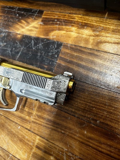 BERETTA 80x ENGRAVED high polished nickel & 24k Gold .380 ACP - Image 4 of 11