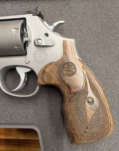 SMITH & WESSON 986 PERFORMANCE 9MM LUGER (9X19 PARA) - Image 6 of 12