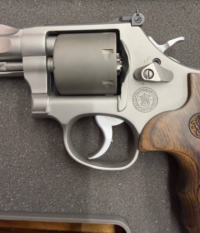 SMITH & WESSON 986 PERFORMANCE 9MM LUGER (9X19 PARA) - Image 5 of 12