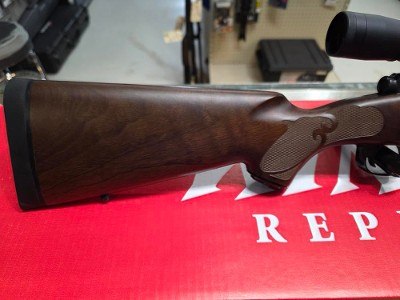 WINCHESTER 70 FEATHERWEIGHT .22-250 REM - Image 2 of 10