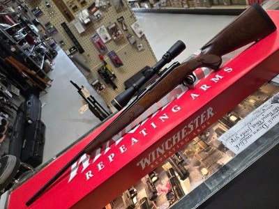 WINCHESTER 70 FEATHERWEIGHT .22-250 REM - Image 6 of 10