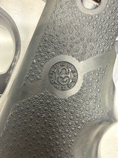 SPRINGFIELD ARMORY V-10 ULTRA COMPACT .45 - Image 4 of 4