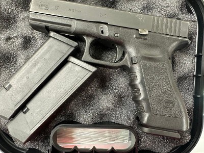 GLOCK 17 Gen 3 9MM LUGER (9x19 PARA) - Image 1 of 9