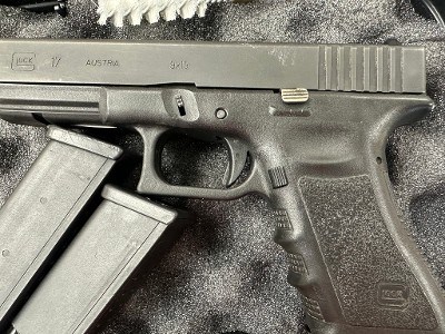 GLOCK 17 Gen 3 9MM LUGER (9x19 PARA) - Image 3 of 9