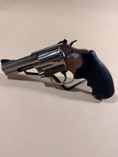 SMITH & WESSON 60-15 .357 MAG - Image 1 of 2