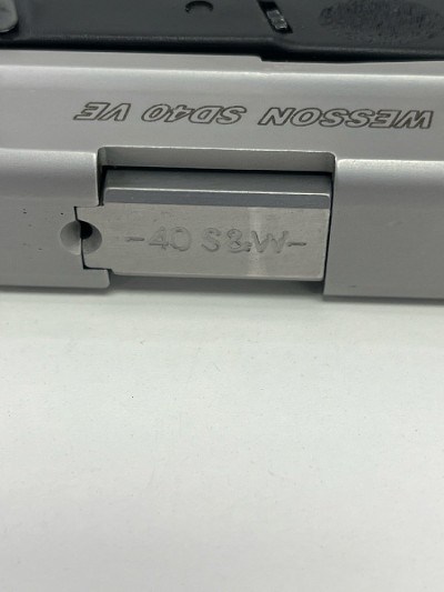 SMITH & WESSON SD40 VE .40 S&W - Image 5 of 8
