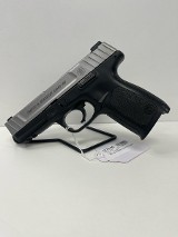 SMITH & WESSON SD40 VE .40 S&W - Image 1 of 8