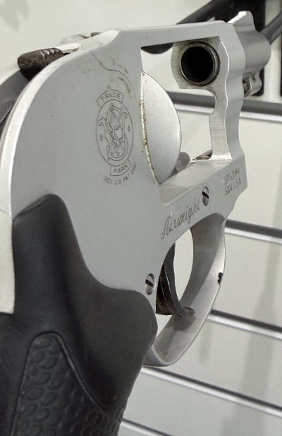 SMITH & WESSON 638-3 .38 SPL +P - Image 10 of 11
