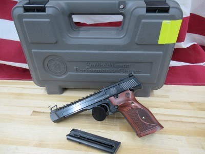 SMITH & WESSON 41 PERFORMANCE CENTER .22 LR - Image 1 of 6