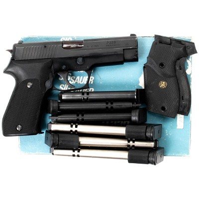 SIG SAUER P220 + 7 MAGS, EXTRA GRIPS .45 ACP - Image 3 of 3