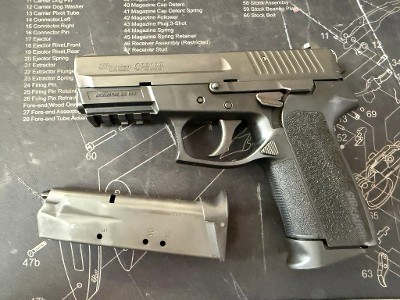SIG SAUER SP2022 .40 S&W - Image 1 of 2