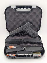 GLOCK 22 GEN 4 40 Smith & Wesson - Image 5 of 5