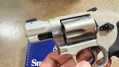 SMITH & WESSON 642UC .38 SPL - Image 3 of 10