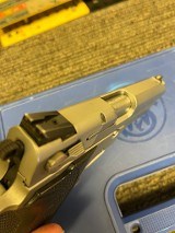 SMITH & WESSON 4006 .40 S&W - Image 6 of 12