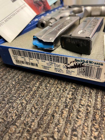 SMITH & WESSON 4006 .40 S&W - Image 2 of 12