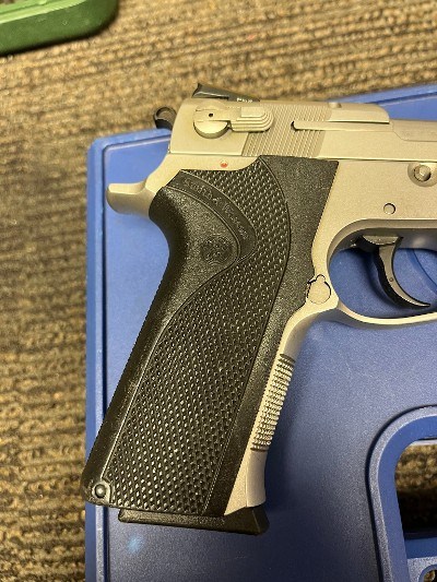 SMITH & WESSON 4006 .40 S&W - Image 9 of 12
