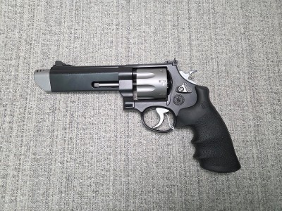 SMITH & WESSON 627 V-COMP PERFORMANCE .357 MAG - Image 2 of 4