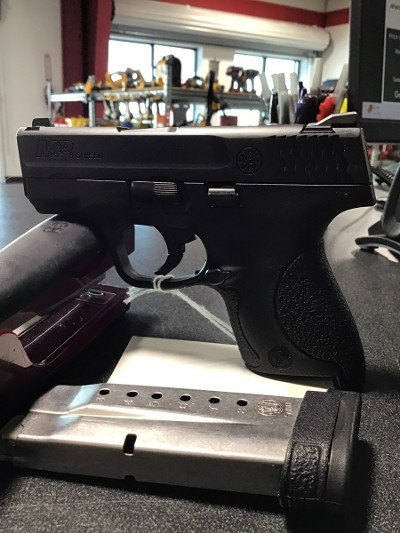 SMITH & WESSON M&P9 SHIELD 9MM LUGER (9x19 PARA) - Image 4 of 6