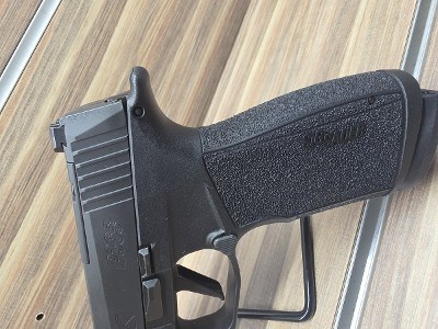 SIG SAUER P365 X-Macro 9MM LUGER (9x19 PARA) - Image 3 of 10