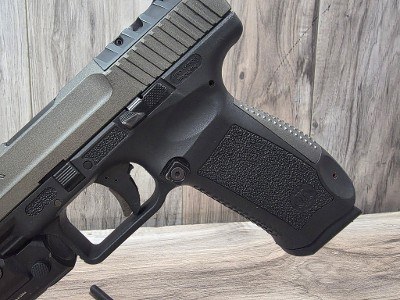CENTURY ARMS TP9 SFX WHITEOUT SPECIAL EDITION 9MM LUGER (9x19 PARA) - Image 5 of 9