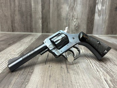 H&R 929 .22 LR - Image 6 of 9