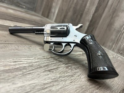 H&R 929 .22 LR - Image 7 of 9
