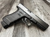 GLOCK 22 GEN 4 40 Smith & Wesson - Image 2 of 3