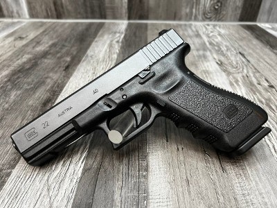 GLOCK 22 GEN 3 40 Smith & Wesson - Image 1 of 4