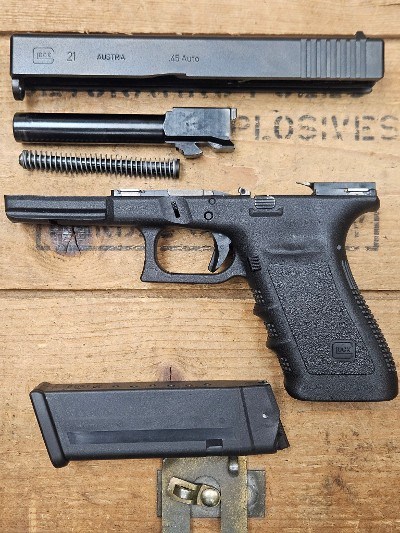 GLOCK 21 GEN 4 .45 ACP - Image 5 of 7