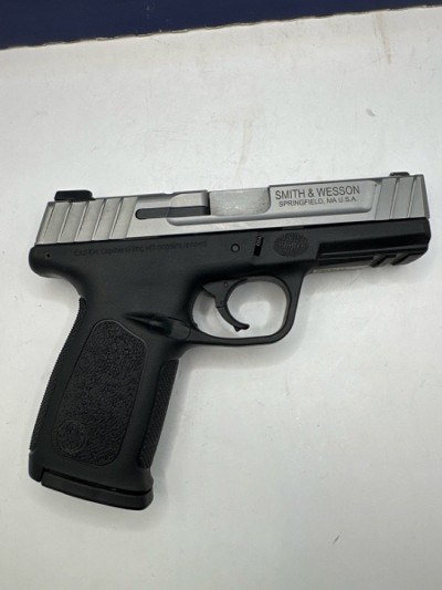 SMITH & WESSON SD40VE 40 Smith & Wesson - Image 2 of 5