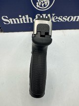 SMITH & WESSON SD40VE 40 Smith & Wesson - Image 3 of 5