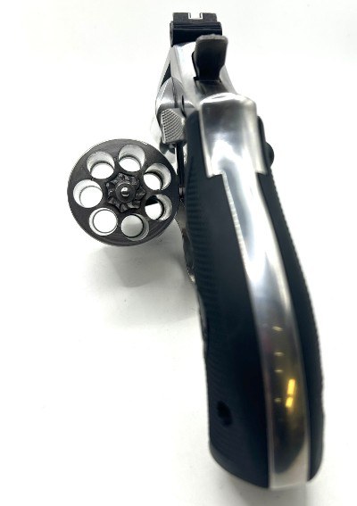SMITH & WESSON MODEL 686-6 PLUS .357 MAG - Image 5 of 10