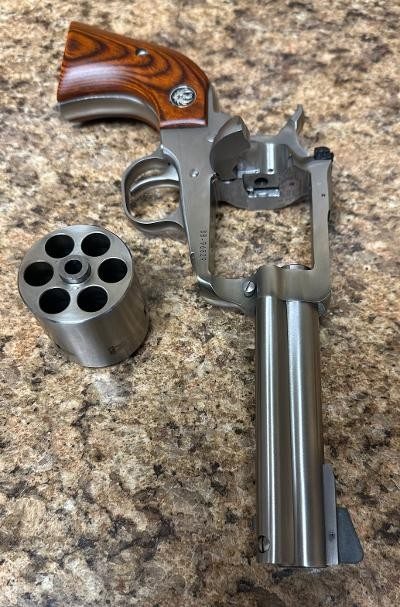 RUGER NEW MODEL SUPER BLACKHAWK .44 MAGNUM - Image 4 of 7