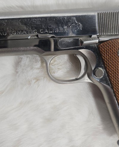 COLT MK IV / SERIES 70 GOVERNMENT .45 ACP - Image 7 of 8