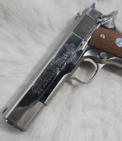 COLT MK IV / SERIES 70 GOVERNMENT .45 ACP - Image 5 of 8