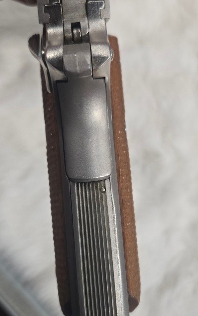 COLT MK IV / SERIES 70 GOVERNMENT .45 ACP - Image 8 of 8