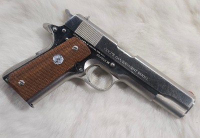 COLT MK IV / SERIES 70 GOVERNMENT .45 ACP - Image 2 of 8