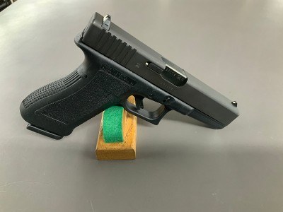 GLOCK G17 9MM LUGER (9x19 PARA) - Image 1 of 5