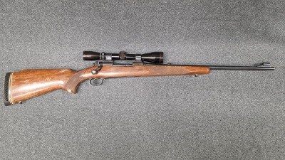 WINCHESTER MODEL 70 FEATHERWEIGHT, PRE-64 .30-06 SPRG - Image 1 of 14