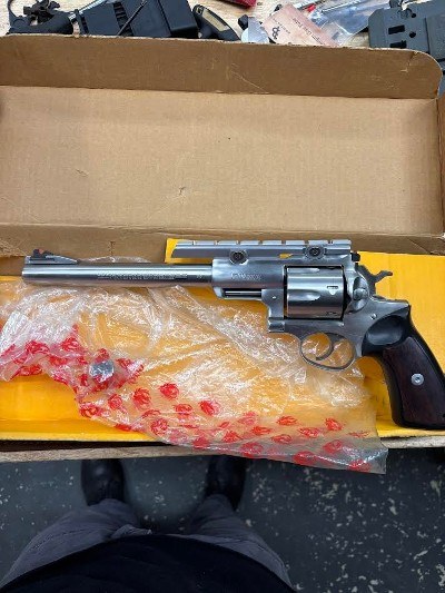 RUGER SUPER REDHAWK .44 MAGNUM - Image 2 of 6