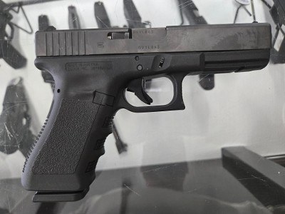 GLOCK 22 40 Smith & Wesson - Image 2 of 2