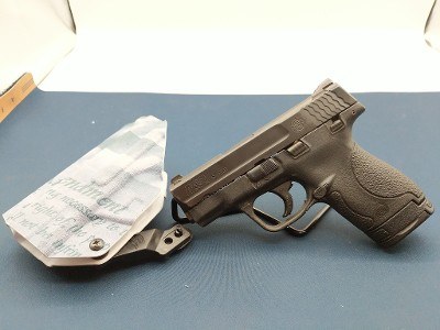 SMITH & WESSON M&P 40 Shield .40 S&W - Image 1 of 5