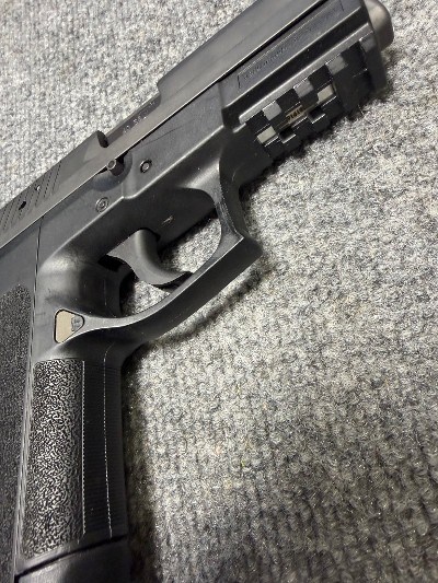 SIG SAUER SP2022 .40 S&W - Image 3 of 5
