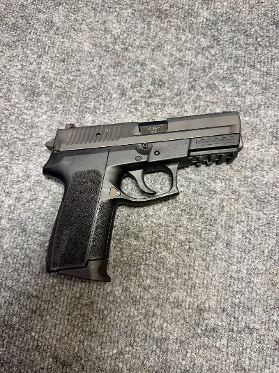 SIG SAUER SP2022 .40 S&W - Image 1 of 5