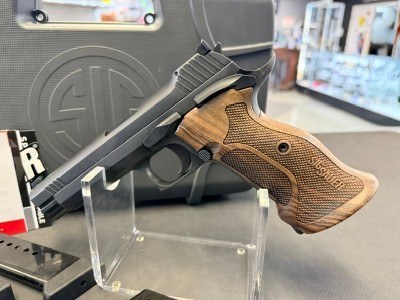 SIG SAUER P210 TARGET 9MM LUGER (9x19 PARA) - Image 6 of 9