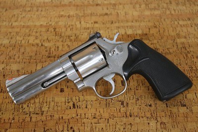 SMITH & WESSON 686 .357 MAG - Image 1 of 21