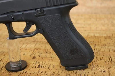 GLOCK G22 Gen 2 .40 S&W - Image 4 of 13