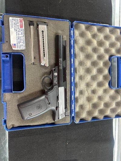 SMITH & WESSON 22a .22 LR - Image 1 of 5
