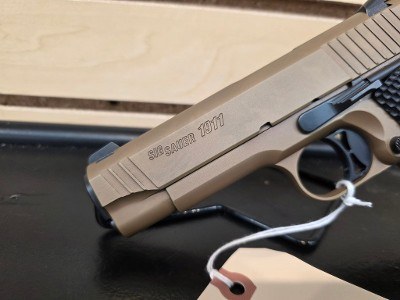 SIG SAUER 1911 CARRY FASTBACK EMPEROR SCORPION .45 ACP - Image 3 of 12